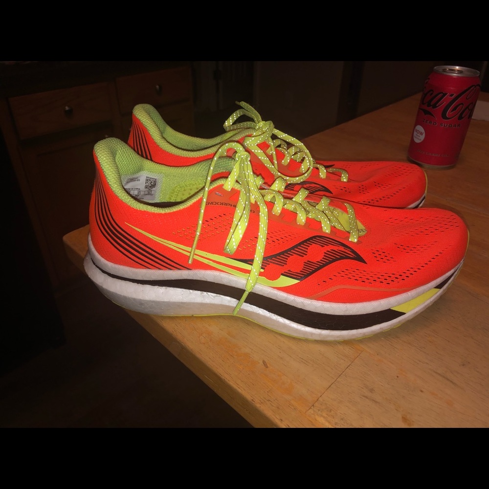 SAUCONY ENDORPHIN PRO ORANGE GREEN RUNNING SHOE SIZE 10.5